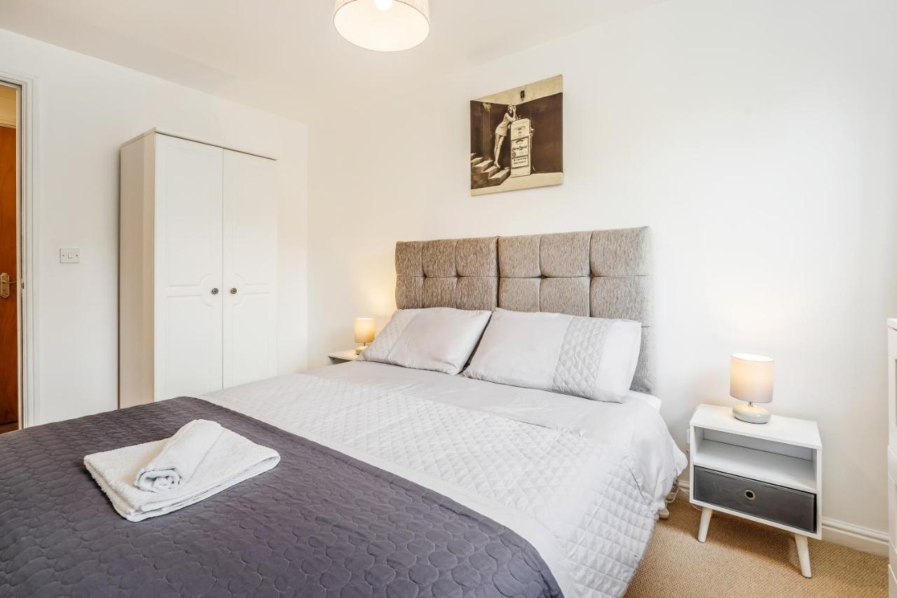 Saughton Suite With Views Of Water Of Leith เอดินบะระ ภายนอก รูปภาพ