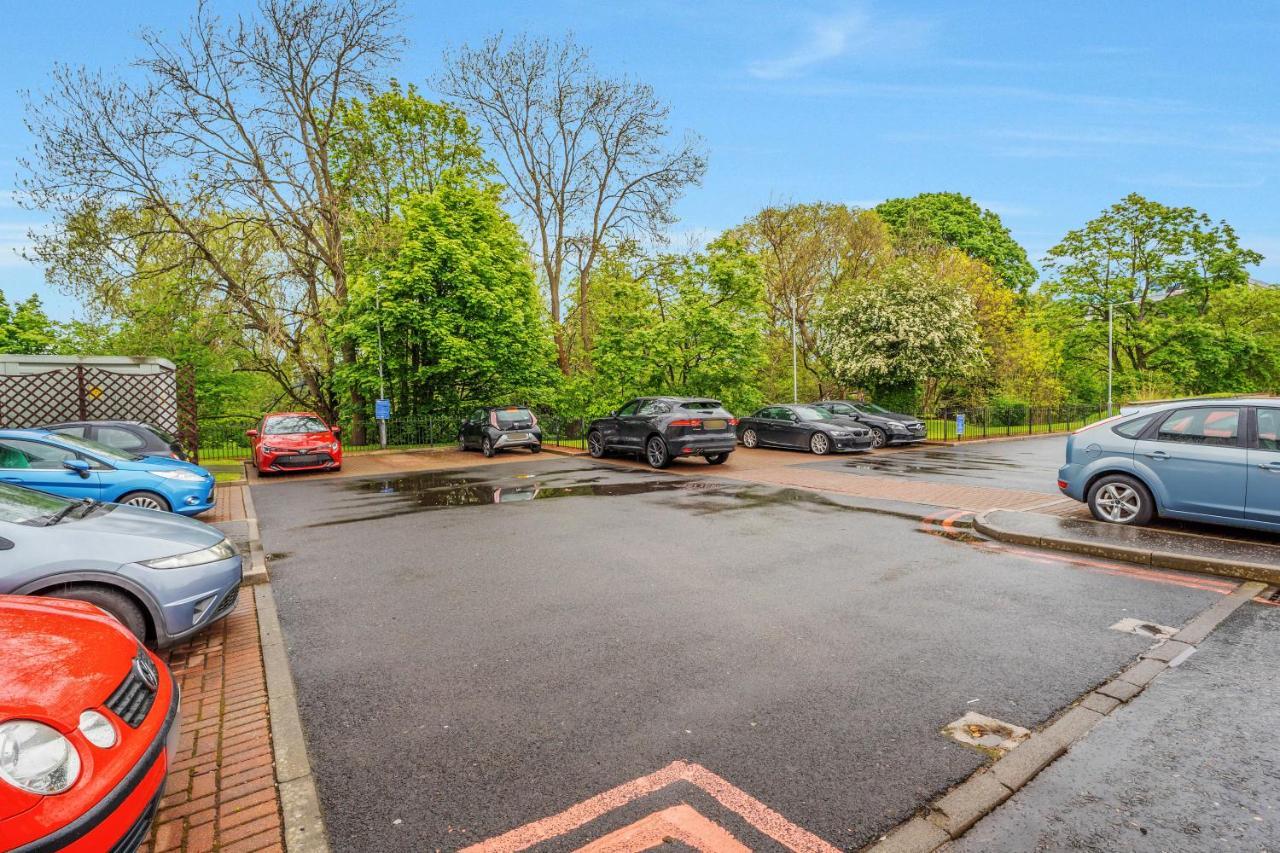 Saughton Suite With Views Of Water Of Leith เอดินบะระ ภายนอก รูปภาพ
