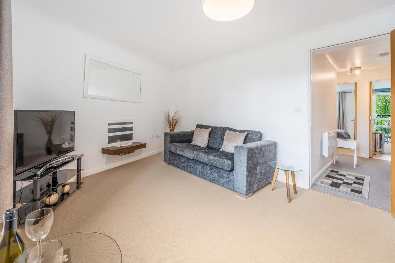 Saughton Suite With Views Of Water Of Leith เอดินบะระ ภายนอก รูปภาพ
