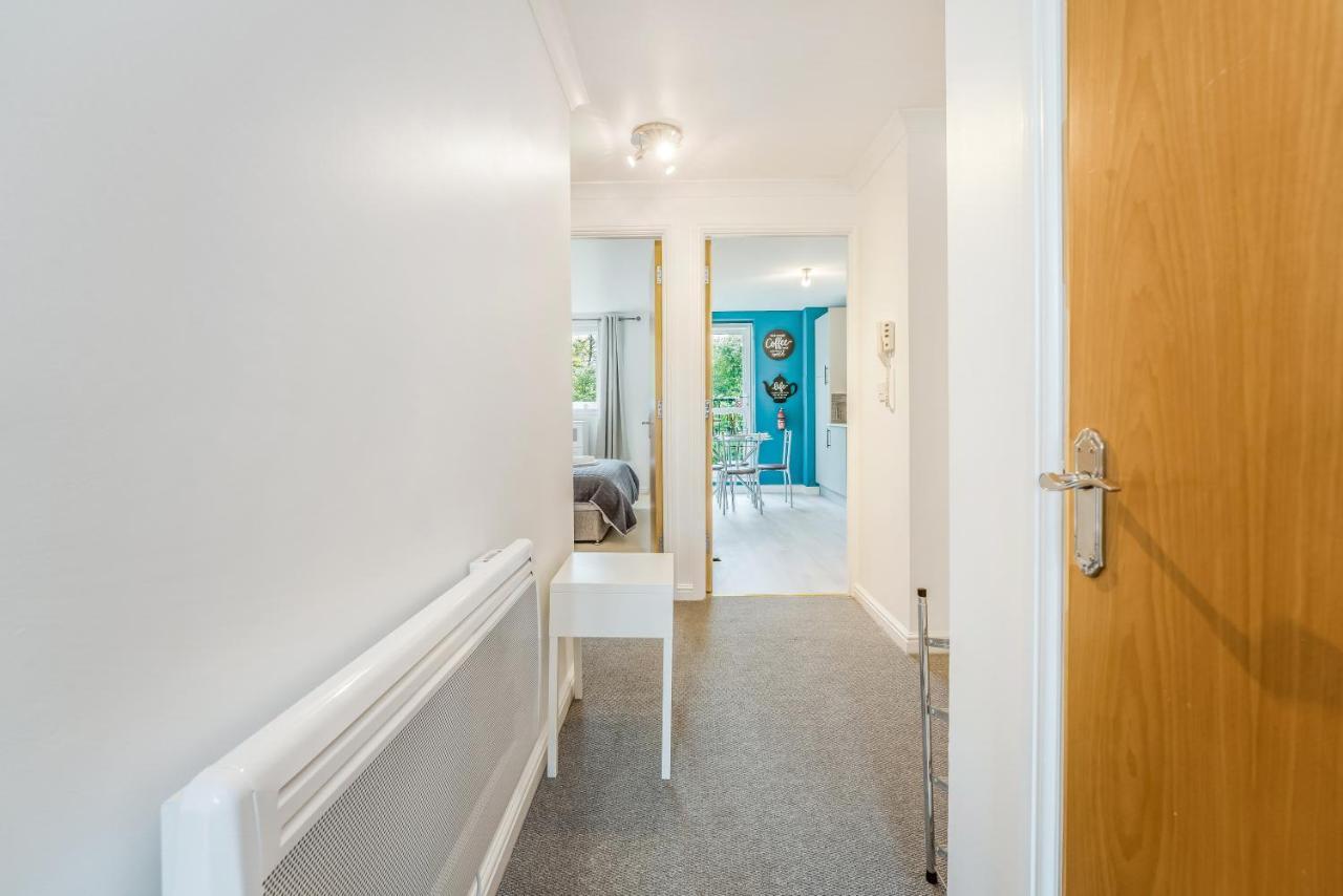 Saughton Suite With Views Of Water Of Leith เอดินบะระ ภายนอก รูปภาพ