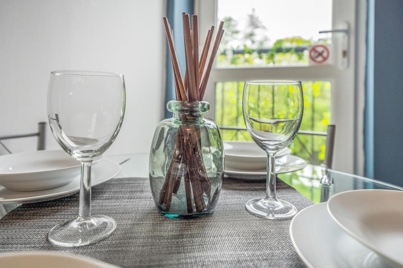 Saughton Suite With Views Of Water Of Leith เอดินบะระ ภายนอก รูปภาพ