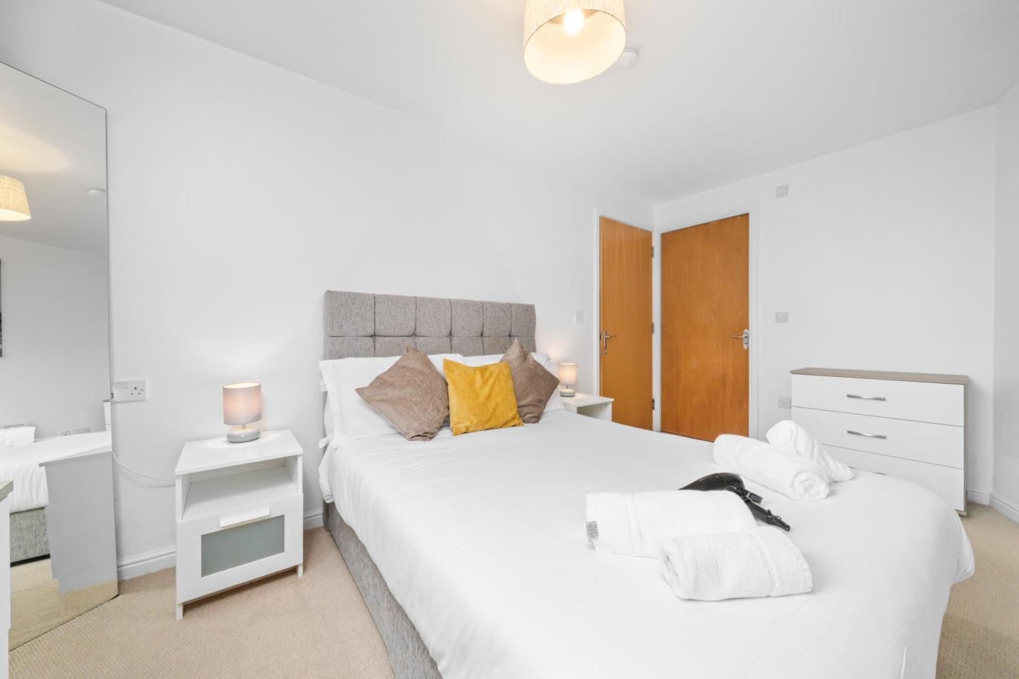 Saughton Suite With Views Of Water Of Leith เอดินบะระ ภายนอก รูปภาพ
