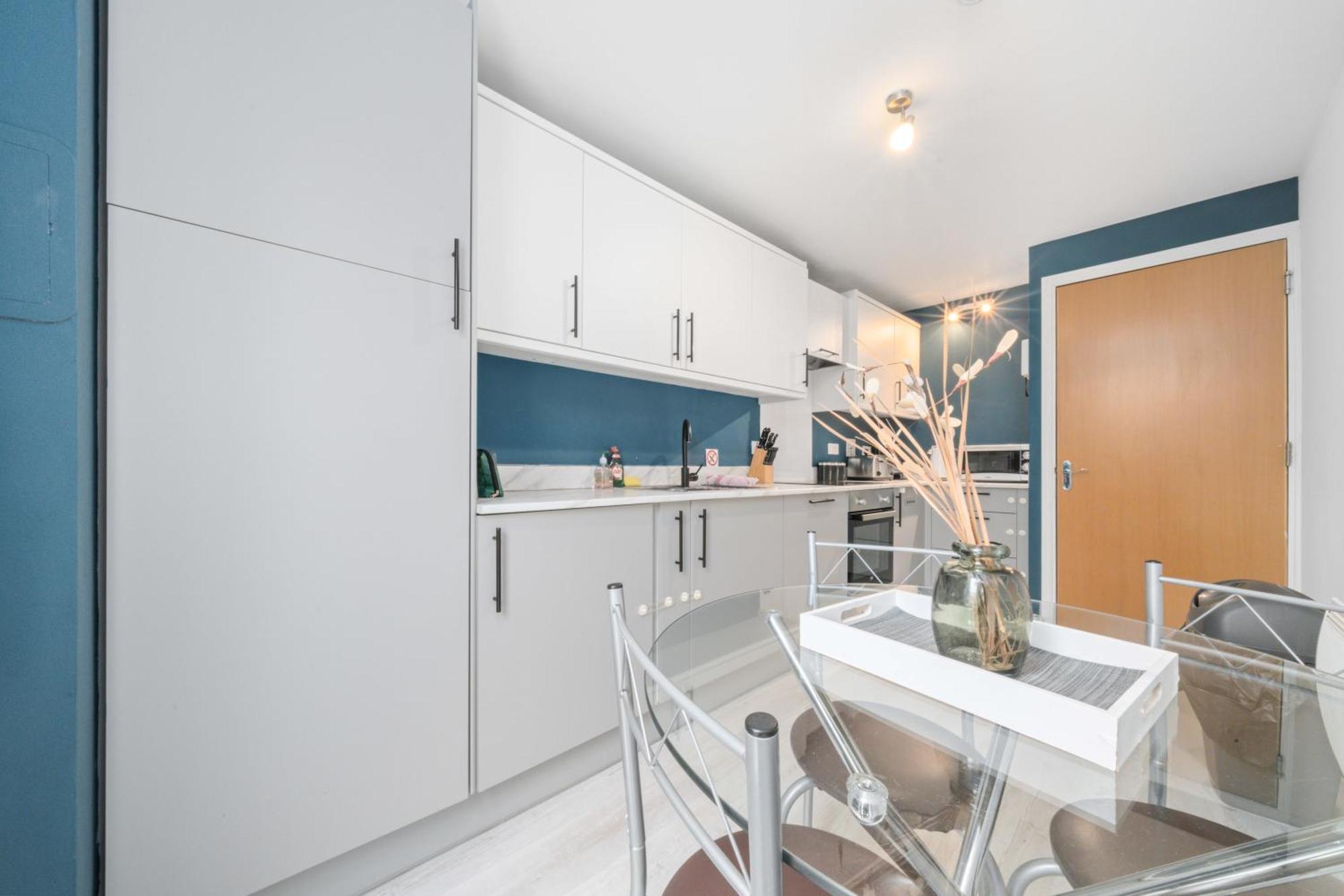 Saughton Suite With Views Of Water Of Leith เอดินบะระ ภายนอก รูปภาพ