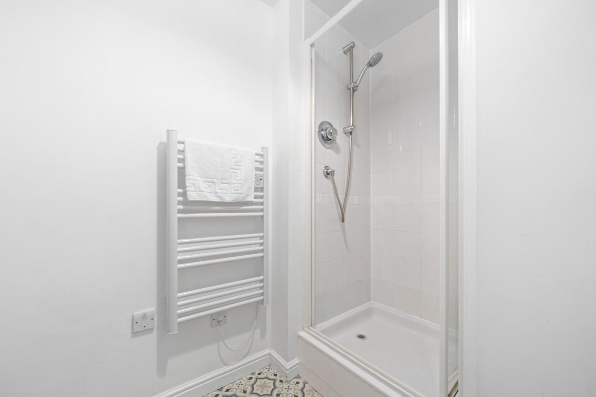 Saughton Suite With Views Of Water Of Leith เอดินบะระ ภายนอก รูปภาพ